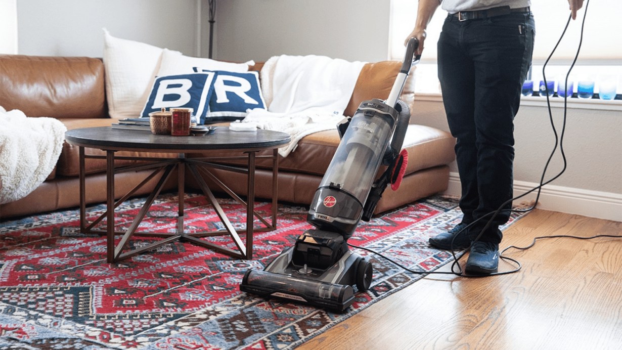 Cleaning Carpets and Hard Floors with Hoover Vacuum Cleaner Cleaning Carpets and Hard Floors with Hoover Vacuum Cleaner