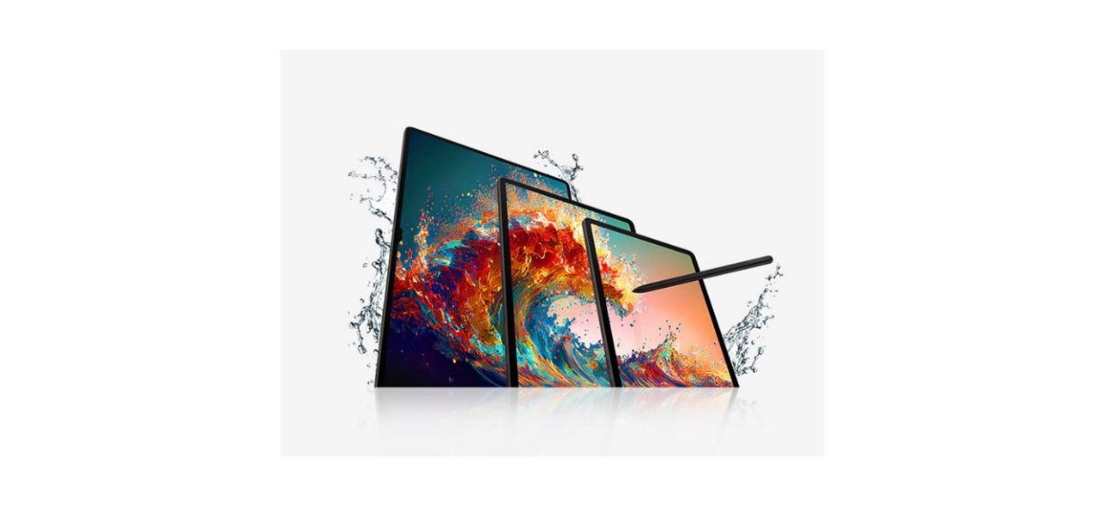 Three Galaxy Tab S9 variety tablets in increasing size