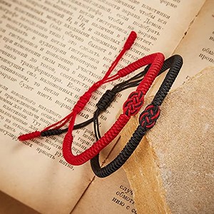 Desimtion Red String of Fate Bracelets