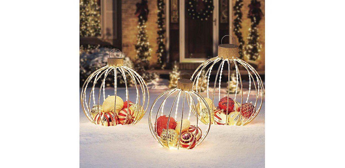 Member's Mark Pre-Lit Twinkling Ornament Decor