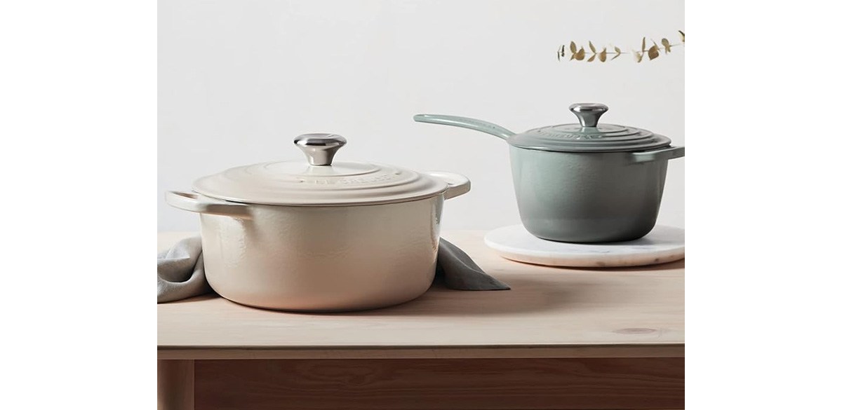 Le Creuset Enameled-Cast-Iron Signature Round Dutch Oven