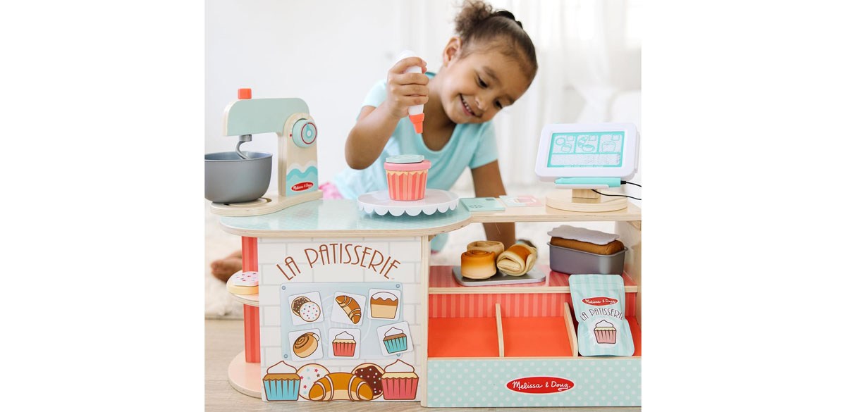 Melissa &amp; Doug Wooden La Patisserie Bakery (39 Pieces)