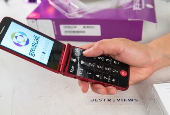 How to choose the best flip phone